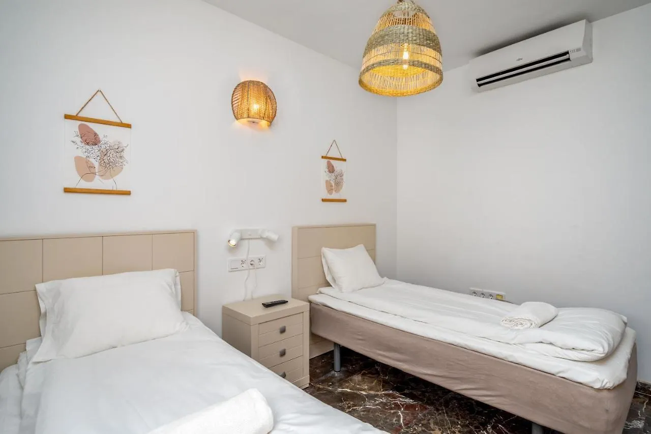 Don Juan Apartment With Pool In Carvajal By Costarentals - Ref 98 Fuengirola 0*,  Spanyolország
